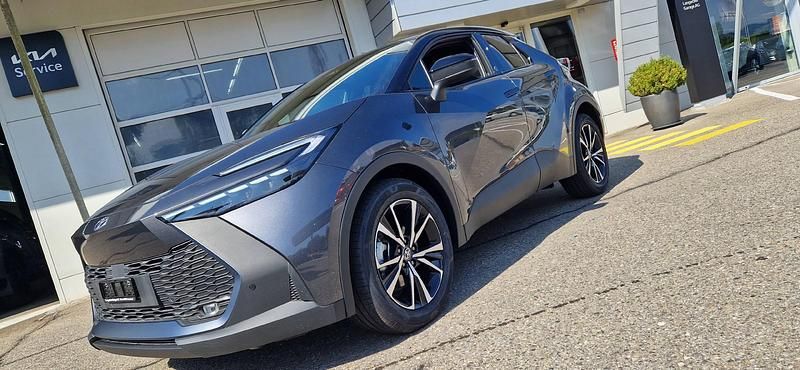 Anthrazit Gebraucht 2024 Toyota C-HR Sport SUV | CHF 32’850 (Etwas zu teuer) - Bild 1/4
