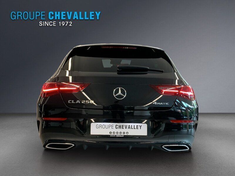 Gebraucht Mercedes CLA250e Shooting Brake 224 PS (164 kW) 2024 Schwarz Kombi