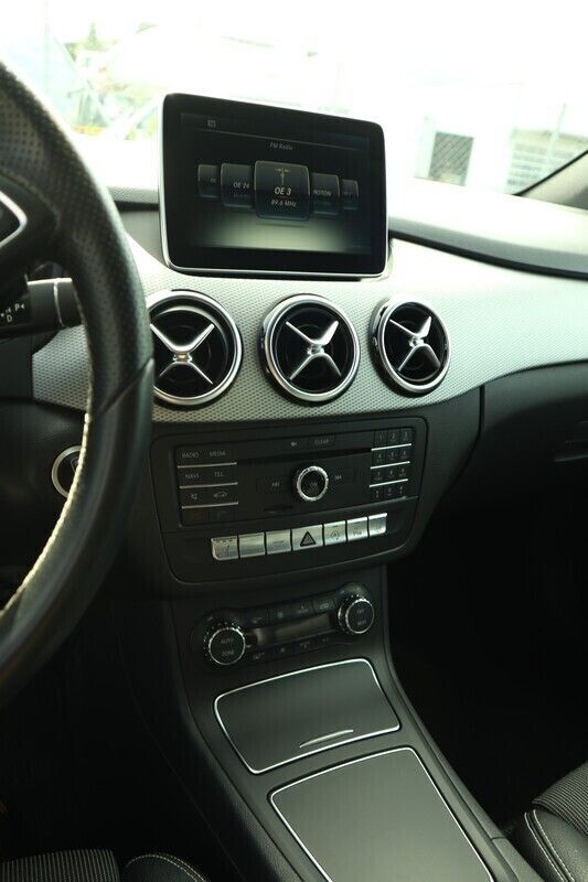 Gebraucht Mercedes B180 Urban 109 PS (80 kW) 2015 Van / Kleinbus