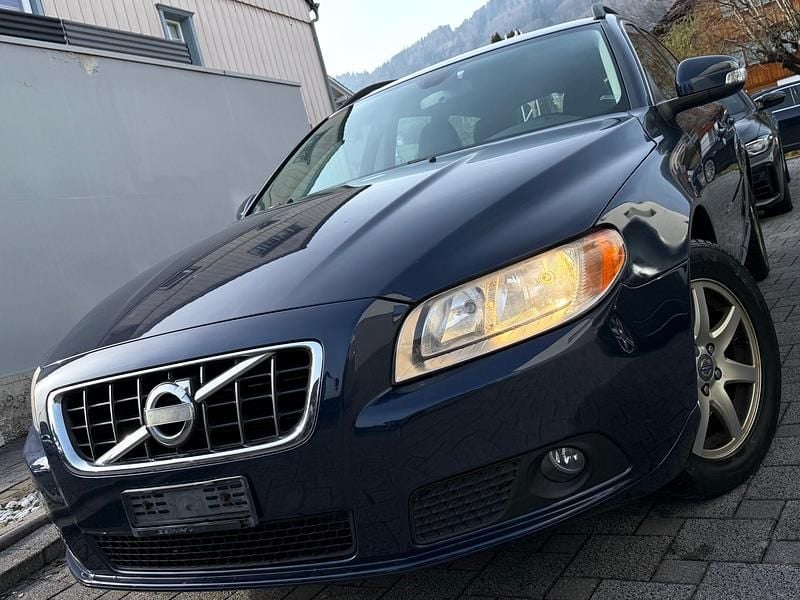 Gebraucht Volvo V70 Summum 205 PS (150 kW) 2009 Kombi