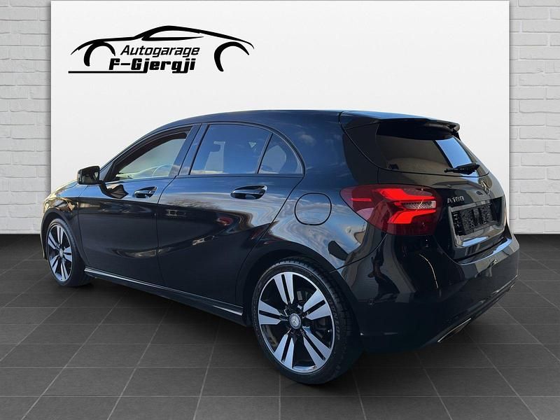 Gebraucht Mercedes A180 Night 122 PS (89 kW) 2016 Limousine