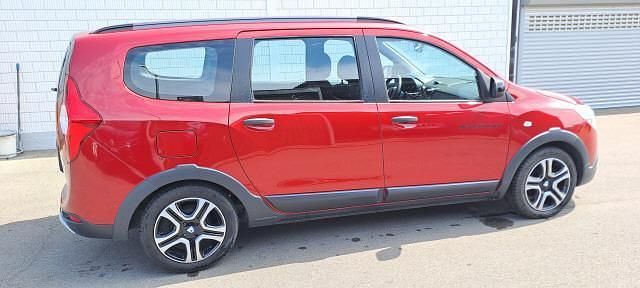 Rot Gebraucht 2020 Dacia Lodgy Van / Kleinbus | CHF 14’900 (Fairer Preis) - Bild 1/4