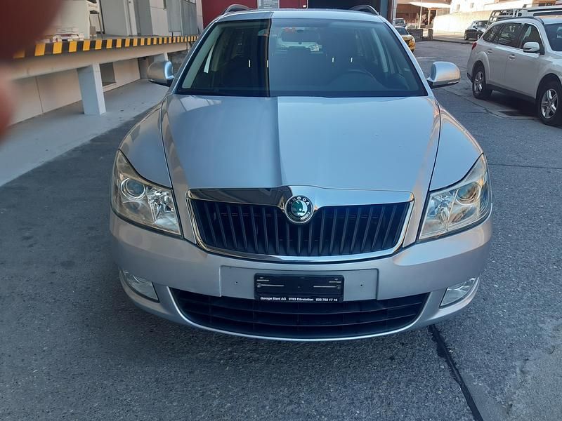 Gebraucht Skoda Octavia 105 PS (77 kW) 2012 Kombi