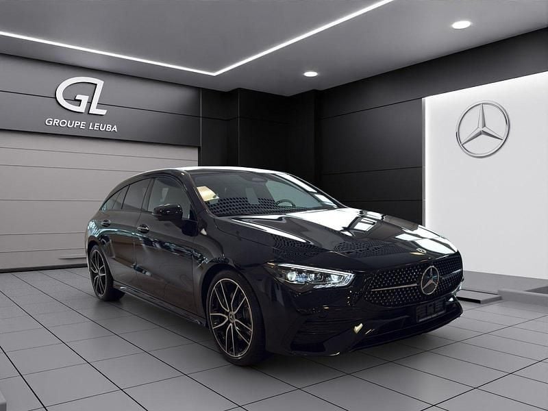 Gebraucht Mercedes CLA250e Shooting Brake 224 PS (164 kW) 2025 Schwarz Kombi