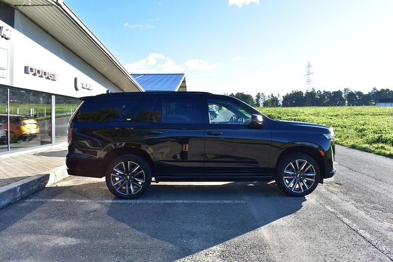 Gebraucht Cadillac Escalade 419 PS (308 kW) 2021 Schwarz SUV