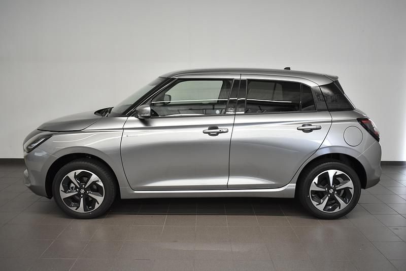 Neu Suzuki Swift 82 PS (60 kW) 2025 Silber Limousine