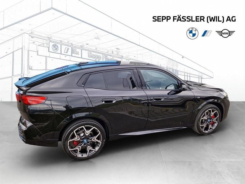 Gebraucht BMW iX2 M Sport 150 kW (204 PS) 2024 Schwarz SUV