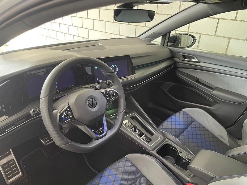 Gebraucht VW Golf VIII R 320 PS (235 kW) 2021
