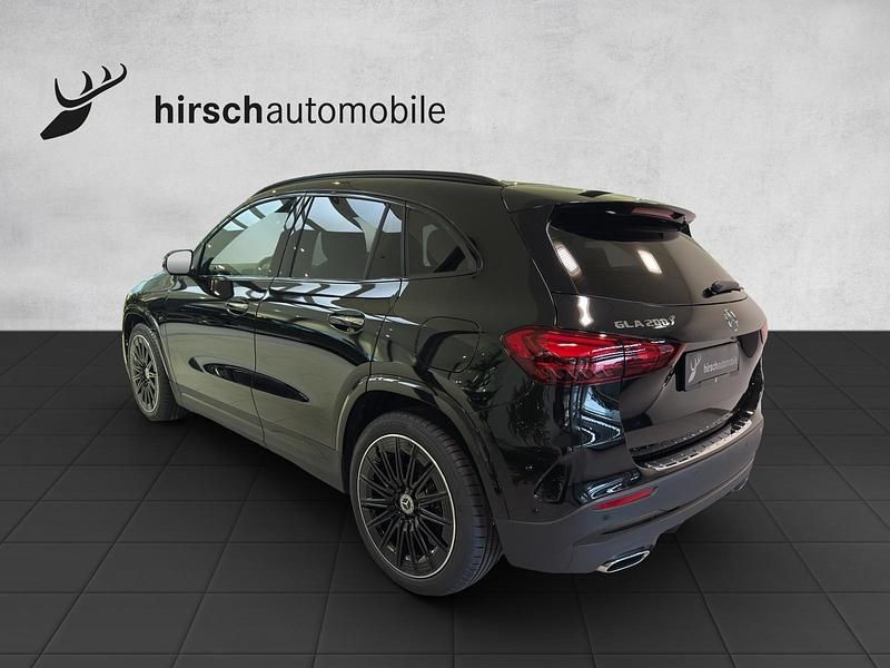 Gebraucht Mercedes GLA200 163 PS (119 kW) 2024 SUV