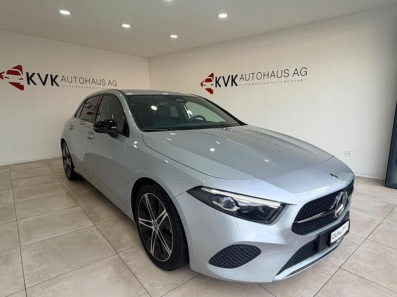 Gebraucht Mercedes A180 136 PS (100 kW) 2024