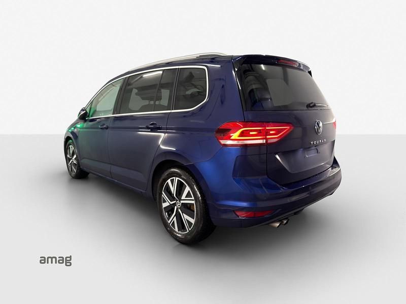 Gebraucht VW Touran Highline 150 PS (110 kW) 2024 Atlantic blue metallic Van / Kleinbus