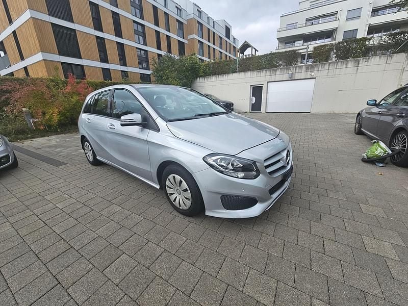 Gebraucht 2015 Mercedes B180 Style Van / Kleinbus | CHF 10’000 - Bild 1/4