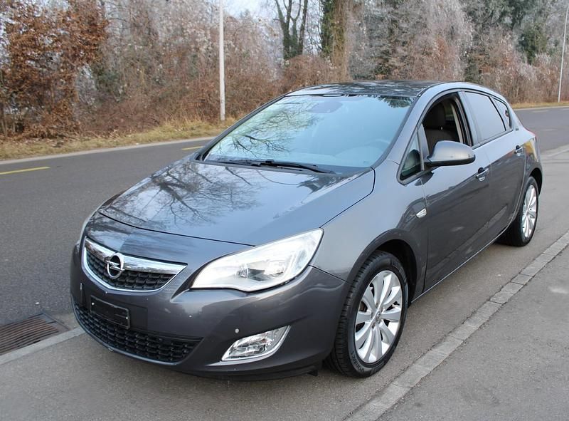 Gebraucht Opel Astra 140 PS (102 kW) 2010