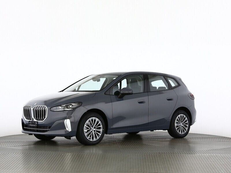 Neu BMW 220 Active Tourer Luxury Line 156 PS (114 kW) 2025 Van / Kleinbus