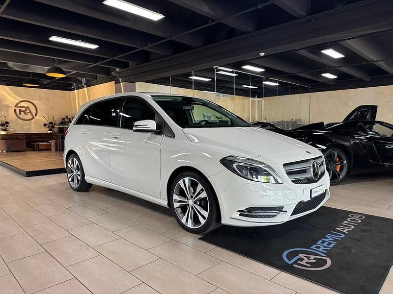 Gebraucht Mercedes B200 136 PS (100 kW) 2014 Van / Kleinbus