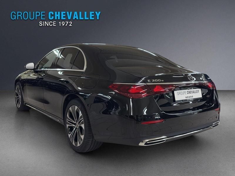 Neu Mercedes E300 204 PS (150 kW) 2025 Schwarz Limousine