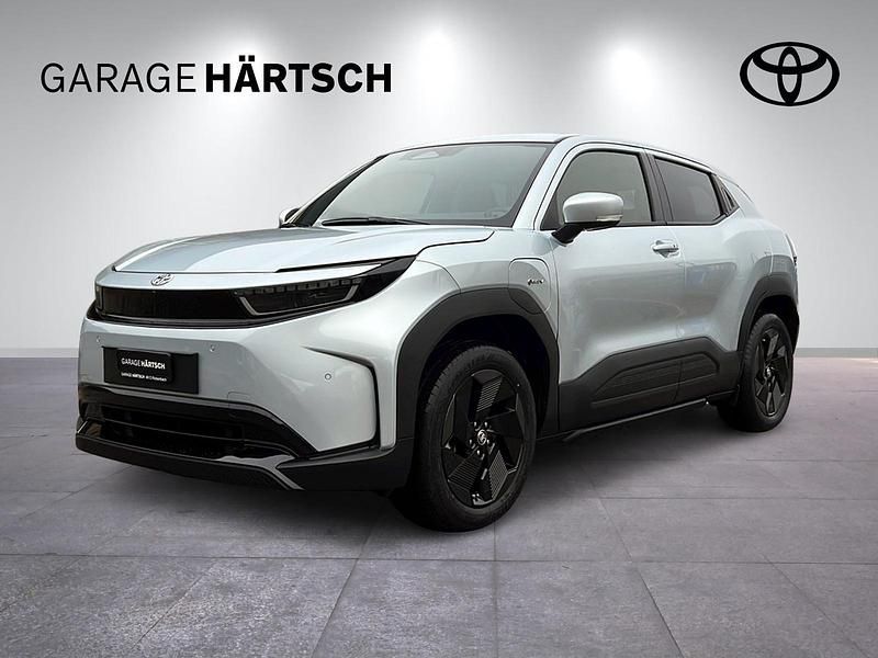 Neu Toyota Urban Cruiser Trend 135 kW (184 PS) 2026 Silber SUV
