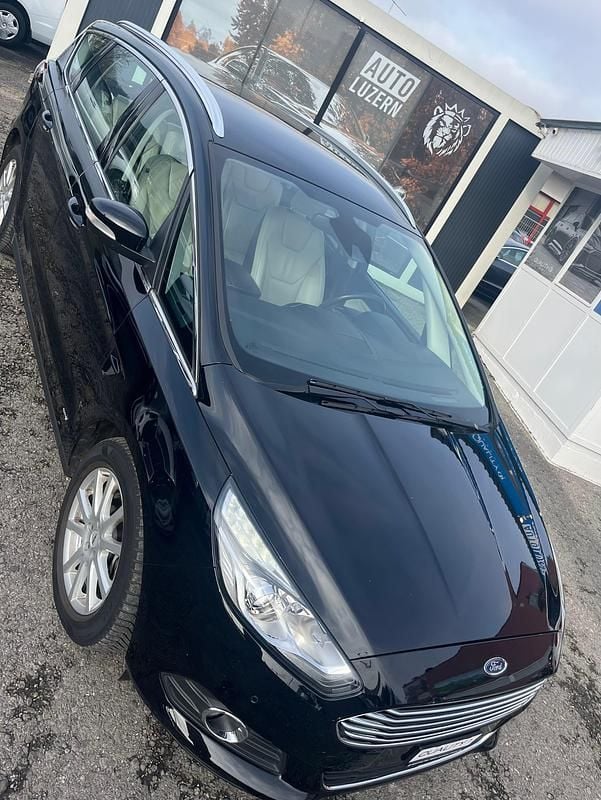 Gebraucht Ford S-MAX Titanium 180 PS (132 kW) 2017 Van / Kleinbus