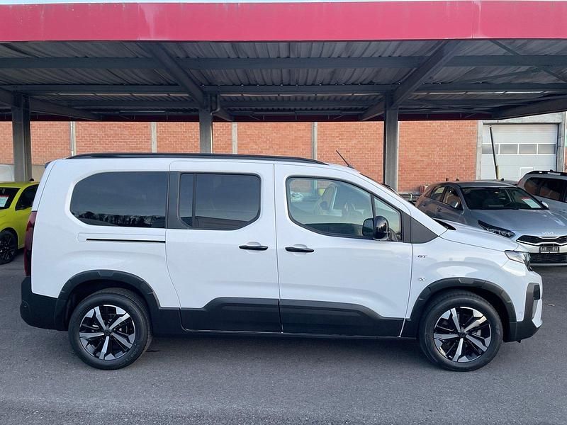 Neu Peugeot Rifter GT 130 PS (95 kW) 2025 Van / Kleinbus