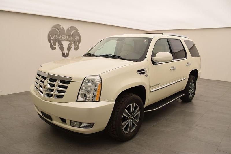 Weiss Gebraucht 2011 Cadillac Escalade SUV | CHF 31’900 - Bild 1/4