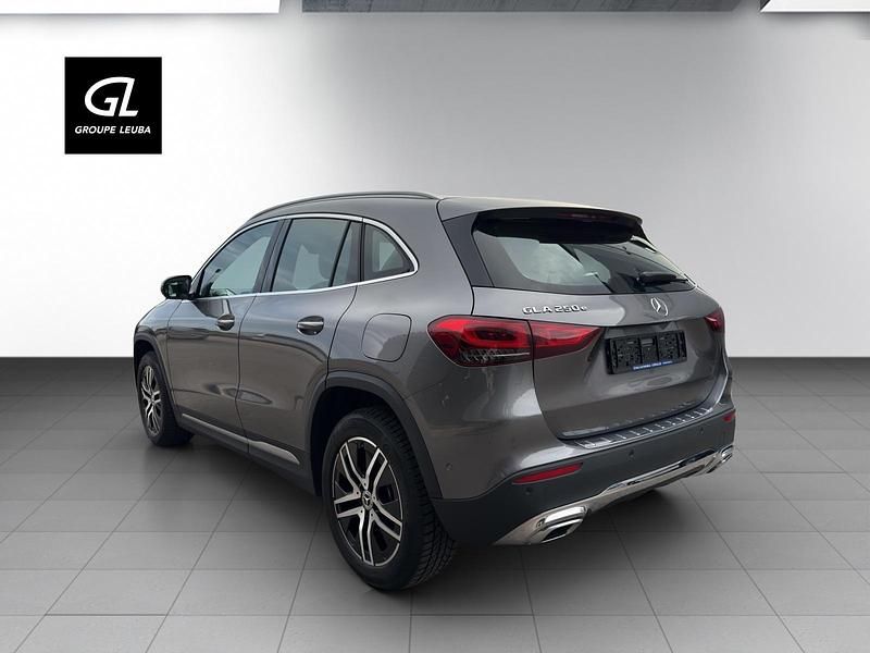 Gebraucht Mercedes GLA250 Progressive 160 PS (117 kW) 2022 Grau SUV