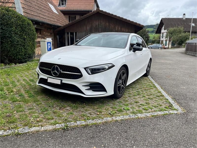 Gebraucht Mercedes A200 AMG line 163 PS (119 kW) 2023
