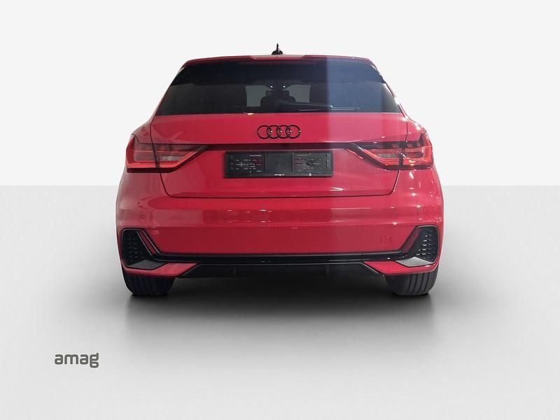 Neu Audi A1 Sportback Attraction 115 PS (84 kW) 2025 Progressivrotmythosschwarz Kleinwagen