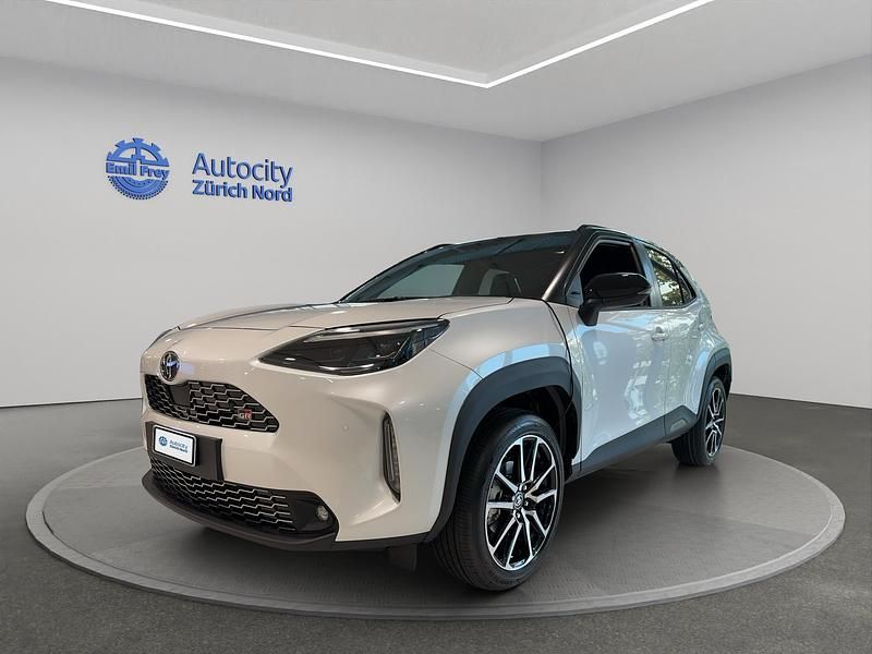 Gebraucht Toyota Yaris Cross Sport 131 PS (96 kW) 2024 Weiss SUV