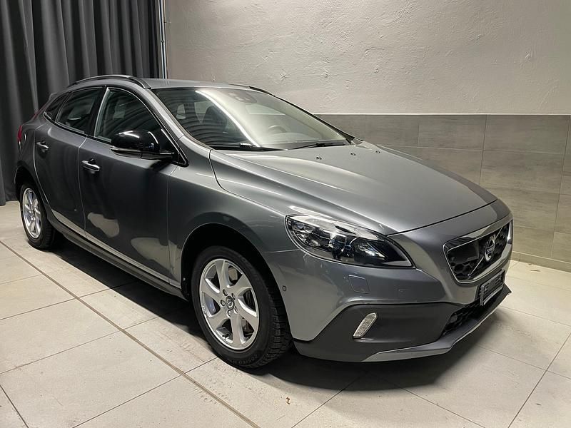 Gebraucht 2015 Volvo V40 CC Momentum Kombi | CHF 16’499 (Fairer Preis) - Bild 1/4