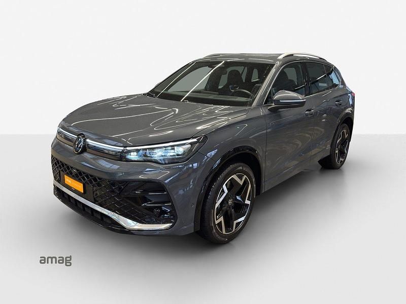 Delfingrau metallic Gebraucht 2024 VW Tiguan R-line SUV | CHF 49’490 (Teuer) - Bild 1/4
