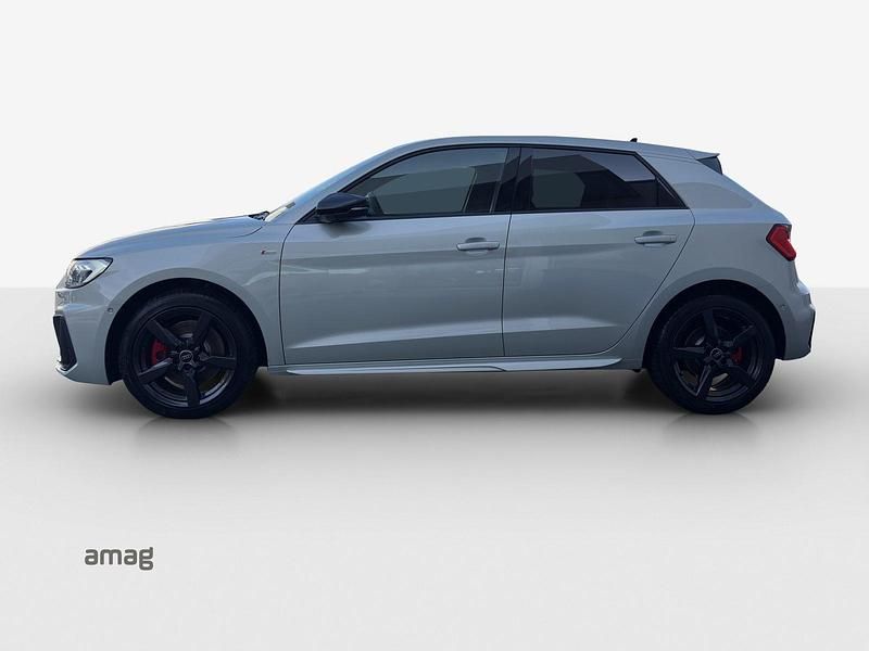 Neu Audi A1 Sportback Attraction 115 PS (84 kW) 2026 Navarrablau metallic  mythosschwarz metallic Kleinwagen