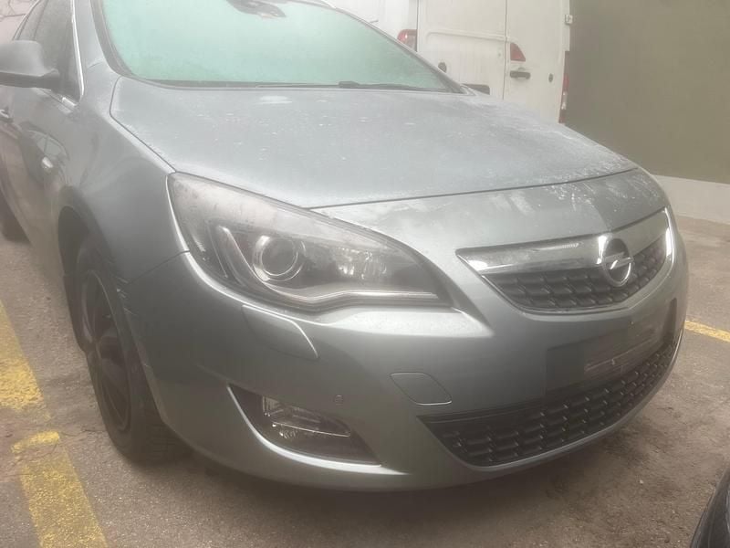 Gebraucht Opel Astra Cosmo 180 PS (132 kW) 2010