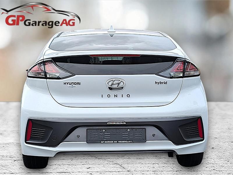 Gebraucht Hyundai Ioniq 141 PS (103 kW) 2020 Weiss Kleinwagen