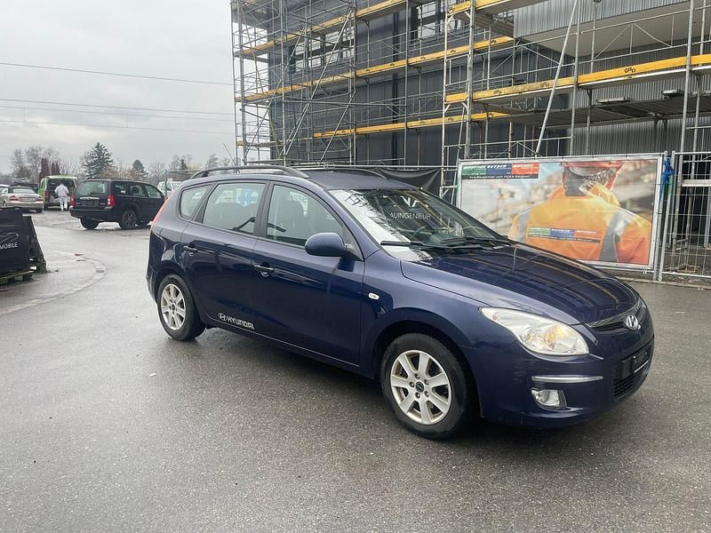 Gebraucht Hyundai i30 Style 116 PS (85 kW) 2009 Kombi
