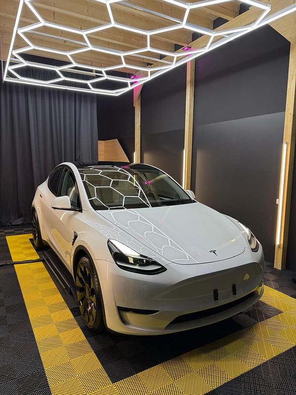 Gebraucht 2023 Tesla Model Y Performance SUV | CHF 41’900 (Teuer) - Bild 1/4