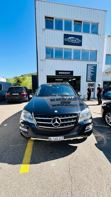 Gebraucht Mercedes ML350 211 PS (155 kW) 2011 SUV