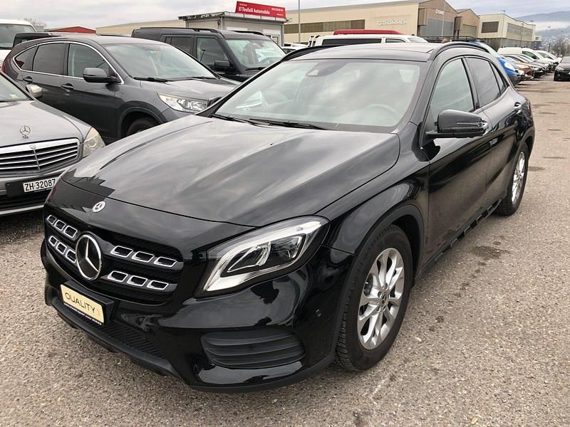 Gebraucht Mercedes GLA220 AMG line 184 PS (135 kW) 2019 SUV