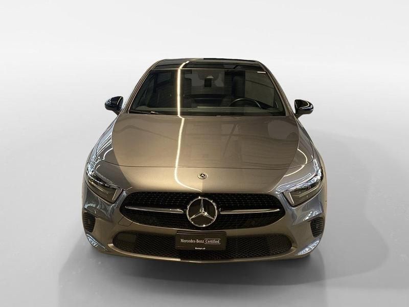 Gebraucht Mercedes A180 Progressive 136 PS (100 kW) 2021 Grau Limousine