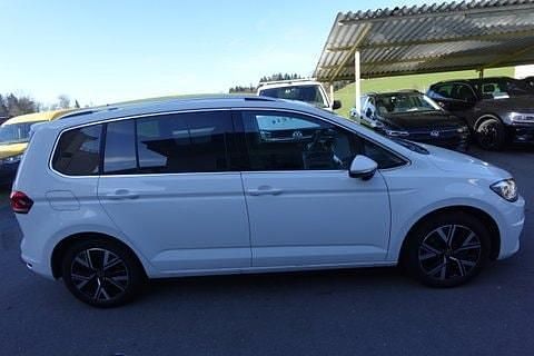 Gebraucht VW Touran Highline 150 PS (110 kW) 2024 Van / Kleinbus