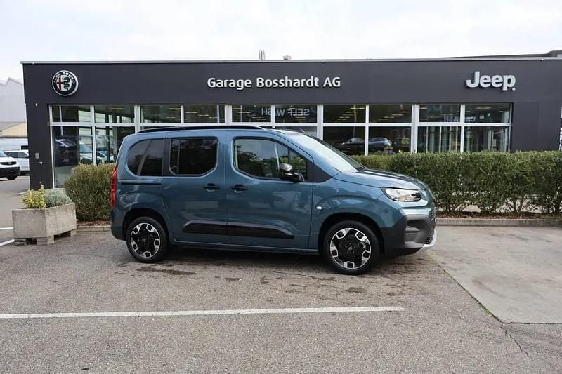 Blau Neu 2025 Fiat e-Doblò Lounge Van / Kleinbus | CHF 38’540 (Fairer Preis) - Bild 1/4