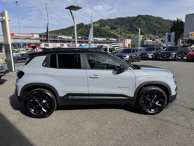 Neu Jeep Avenger North 145 PS (106 kW) 2025 SUV