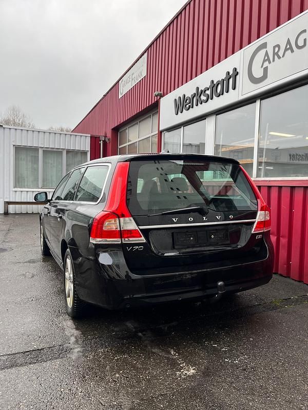Gebraucht Volvo V70 Momentum 120 PS (88 kW) 2016 Kombi
