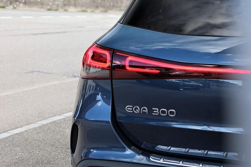 Gebraucht Mercedes EQA300 AMG line 168 kW (229 PS) 2022 SUV