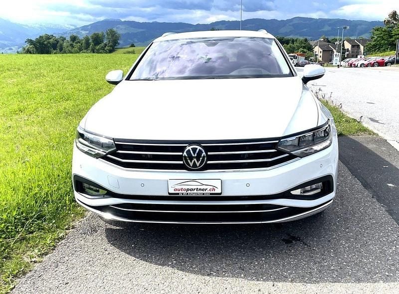 Gebraucht VW Passat Elegance 200 PS (147 kW) 2023 Kombi