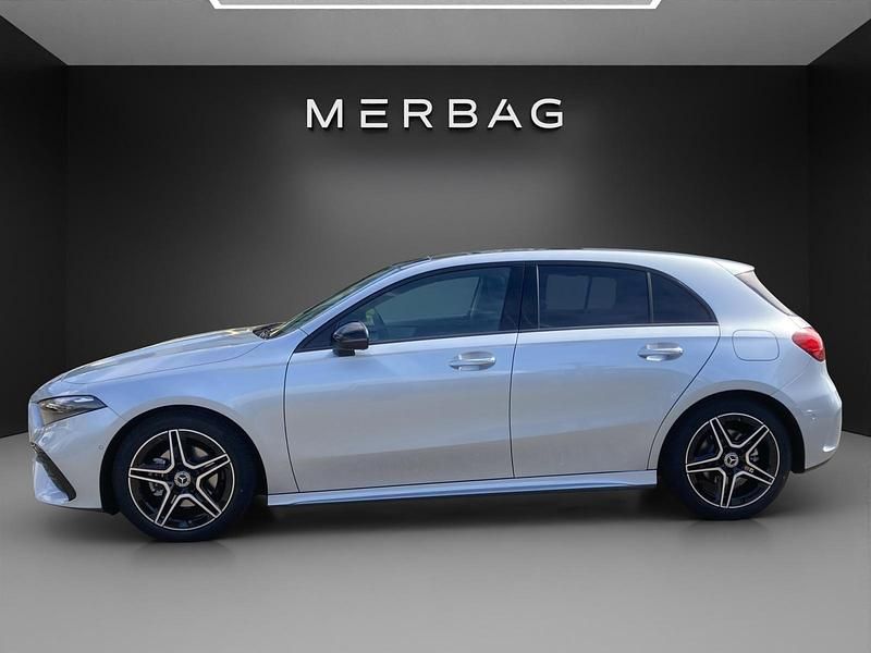 Neu Mercedes A200 Night 163 PS (119 kW) 2025 Silber Limousine