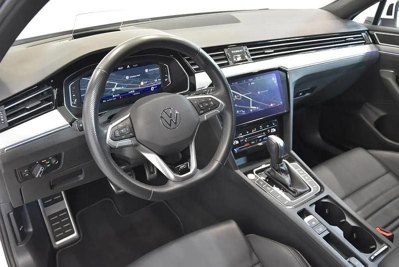 Gebraucht VW Passat Elegance 200 PS (147 kW) 2026 Weiss Kombi