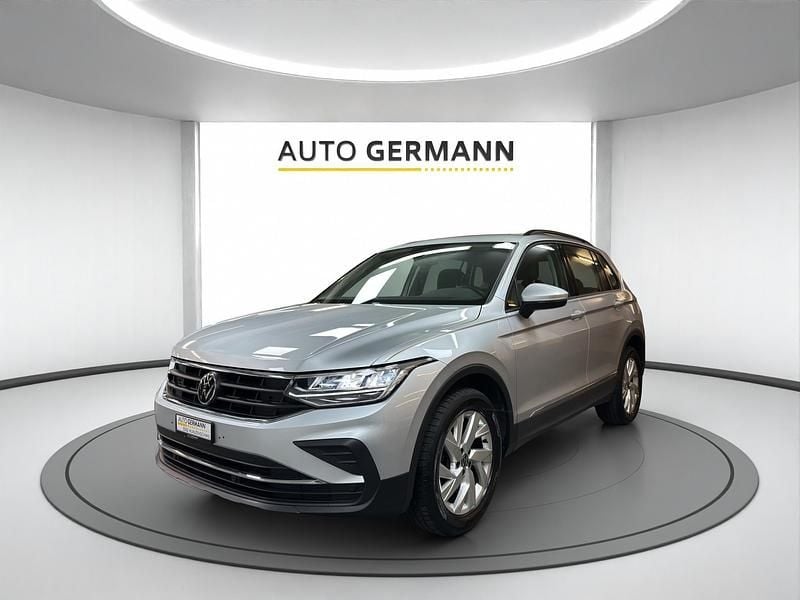 Silber Gebraucht 2022 VW Tiguan Life SUV | CHF 30’900 (Superpreis) - Bild 1/4
