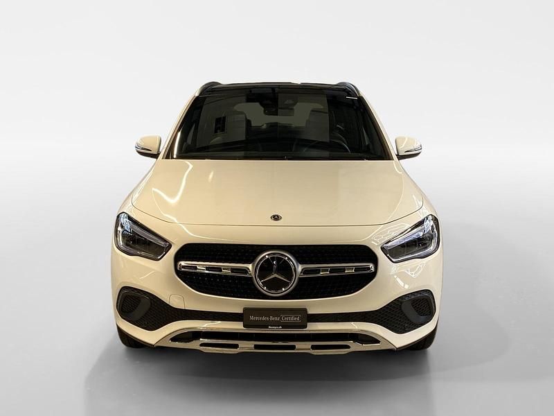 Gebraucht Mercedes GLA200 Progressive 163 PS (119 kW) 2021 Weiss SUV