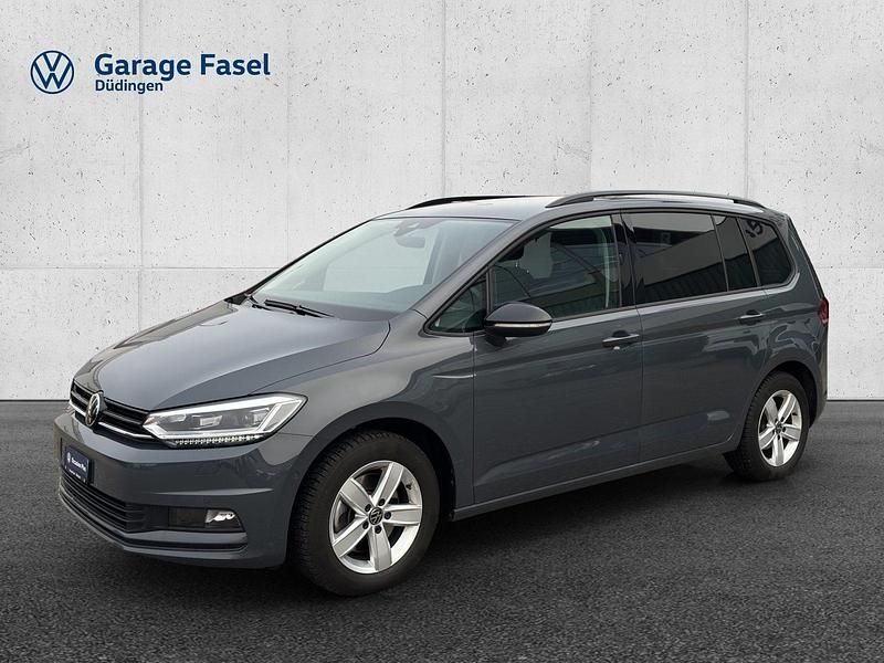 Grau Gebraucht 2024 VW Touran Highline Van / Kleinbus | CHF 34’850 (Teuer) - Bild 1/4