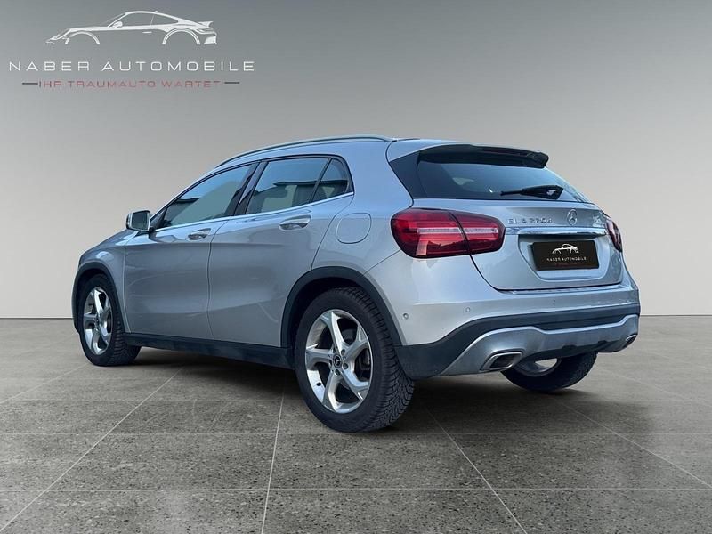 Gebraucht Mercedes GLA220 Urban 177 PS (130 kW) 2017 SUV